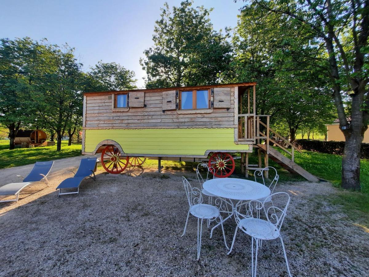 Roulottes Au Pied Du Vercors Сан-Жан-ан-Ройан Екстериор снимка