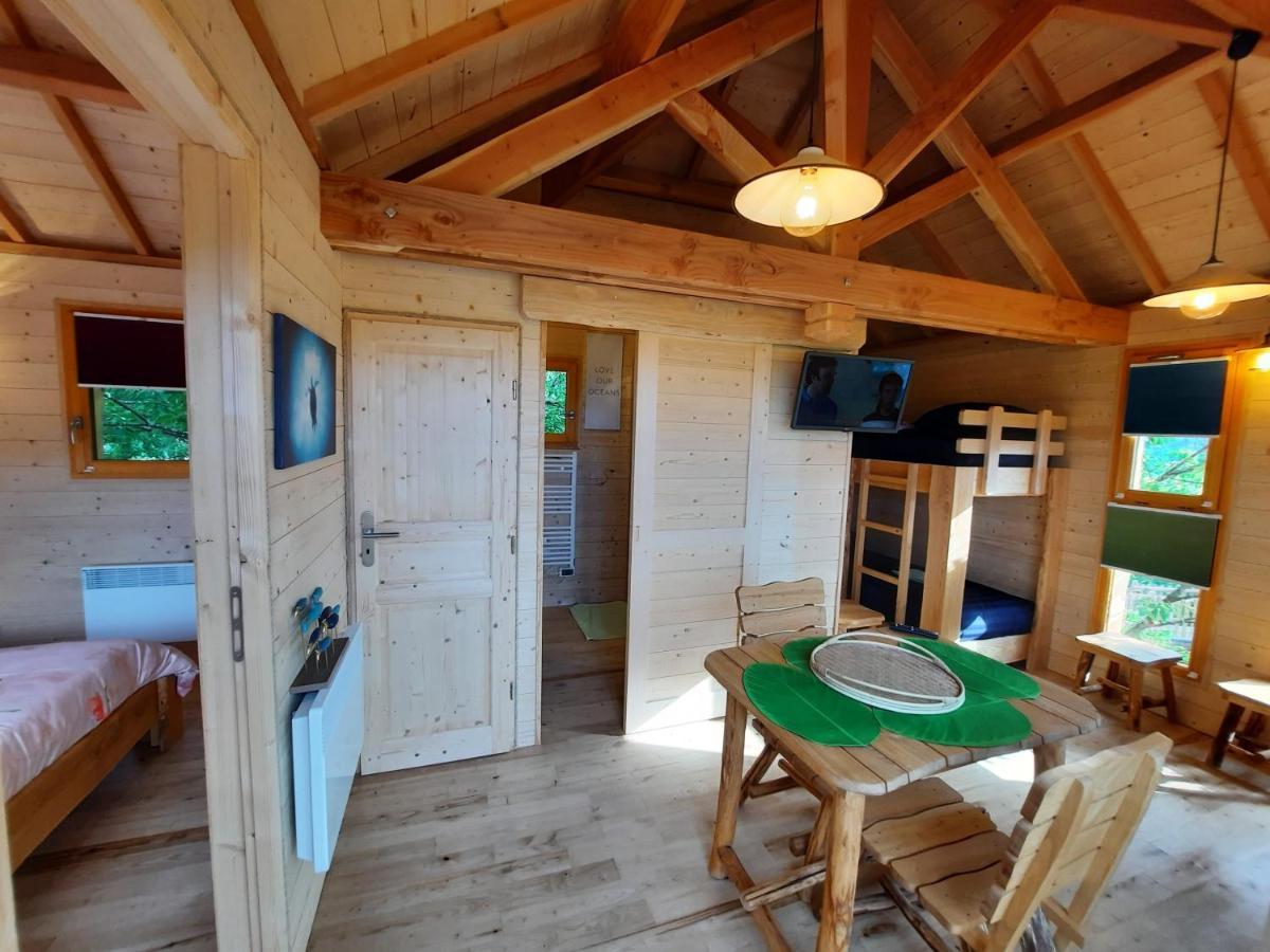 Roulottes Au Pied Du Vercors Сан-Жан-ан-Ройан Екстериор снимка